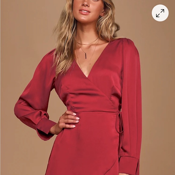 Lulu’s satin dress - Picture 2 of 11